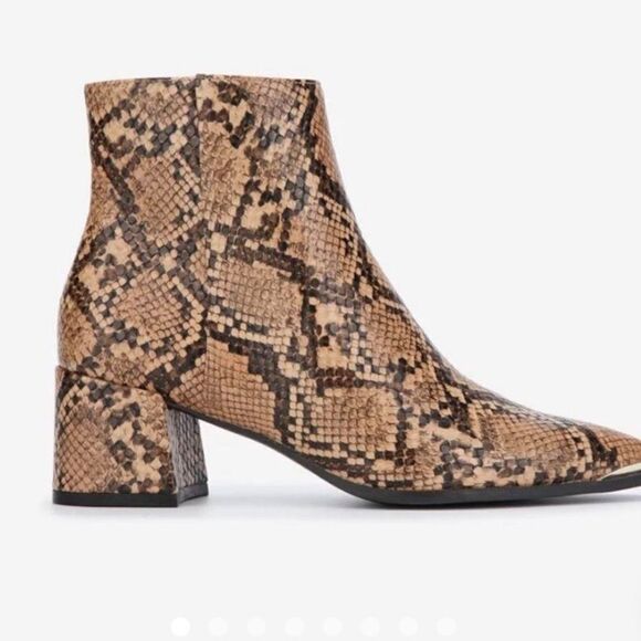 Kenneth Cole Roanne Snake Print Pointed Toe Side Zipper Heeled Boots size 6 NWOB - Picture 2 of 8